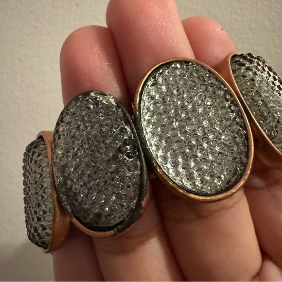 ⚜️3 for $30⚜️ Rose Gold Tone Stretch Bracelet (Vintage, Retro, Acrylic) - Picture 12 of 13